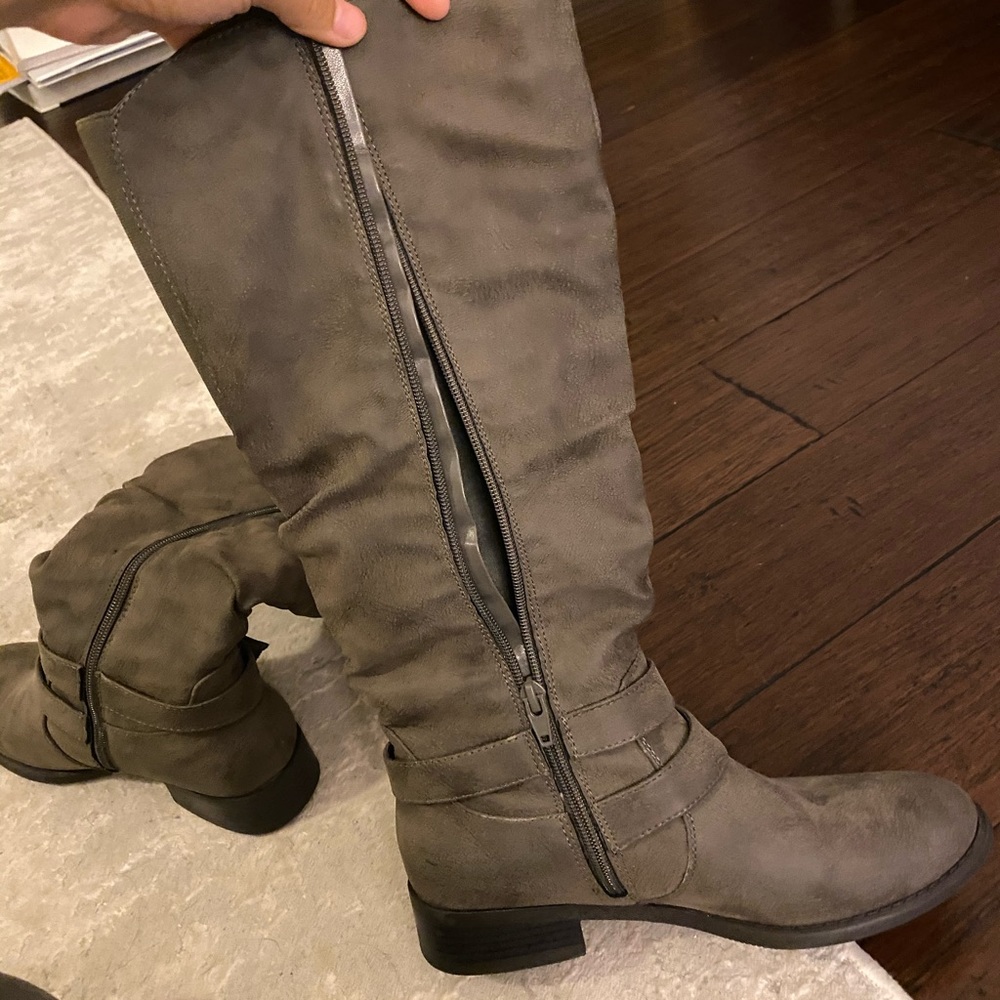 Grey with Gold Buckle Boots - Picture 4 of 4